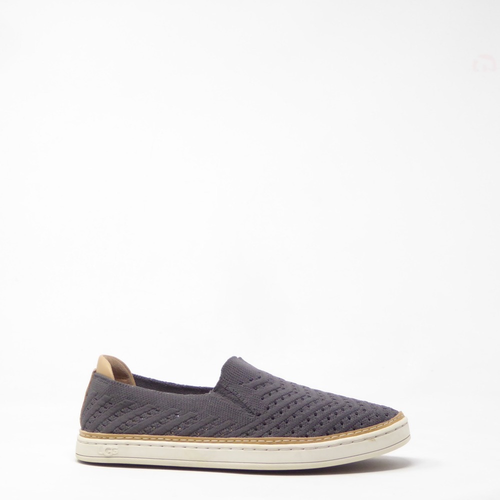 UGG Women Slip On Sneakers Gray Knit Sammy Chevron Size 6 1102560